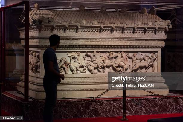 tourists visiting pamukkale tranvertines or cotton castle, turkey - hierapolis stock pictures, royalty-free photos & images