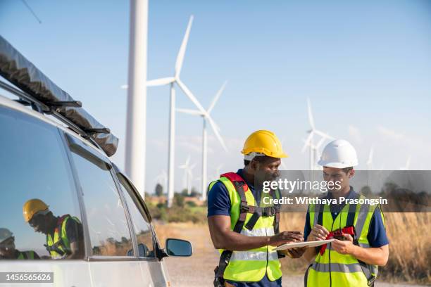 Maintenance Men Maintenance Man Silhouette Photos and Premium High Res Pictures - Getty ...