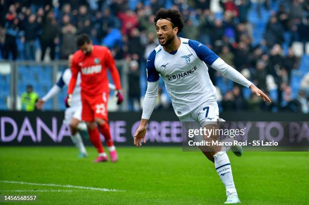 Felipe Anderson of SS Lazio celebrates a second goal with his team mates during the Serie A match between US Sassuolo and SS Lazio at Mapei Stadium -...