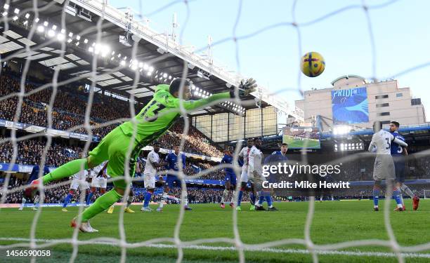 Kai Havertz of Chelsea scores the team's first goal past Vicente Guaita of Crystal Palace during the Premier League match between Chelsea FC and...