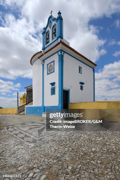 stockillustraties, clipart, cartoons en iconen met our lady of the conception hermitage and chapel on top of the inner gate, alentejo, portugal - faro