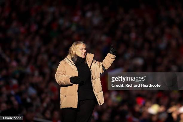 Emma Hayes, Manager of Chelsea, gives instructions during the FA Women's Super League match between Arsenal and Chelsea at Emirates Stadium on...