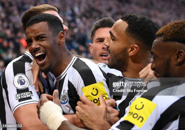 Newcastle United striker Alexander Isak celebrates with team mates after scoring the winning goal during the Premier League match between Newcastle...