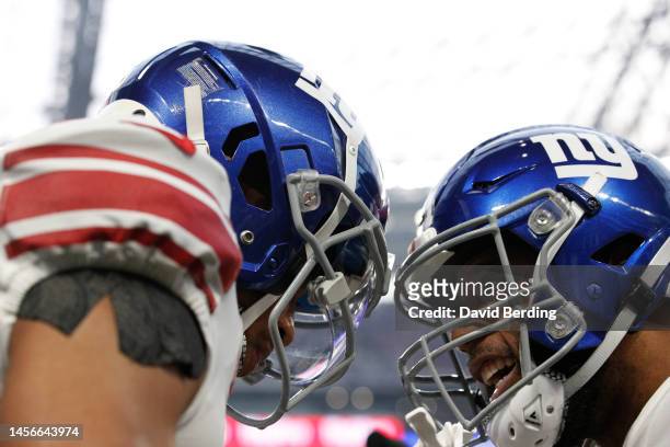 Saquon Barkley of the New York Giants celebrates after a touchdown during the first quarter against the Minnesota Vikings in the NFC Wild Card...