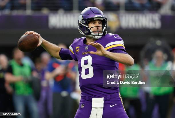 Kirk Cousins of the Minnesota Vikings looks to pass during the first quarter against the New York Giants in the NFC Wild Card playoff game at U.S....