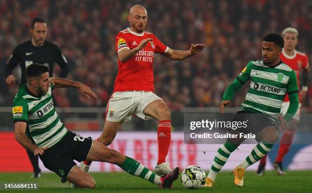 Fredrik Aursnes of SL Benfica with Goncalo Inacio of Sporting CP and Marcus Edwards of Sporting CP in action during the Liga Portugal Bwin match...