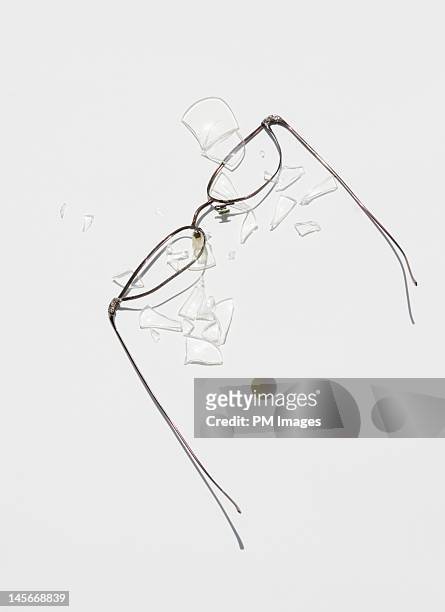 crushed eyeglasses - broken spectacles stock pictures, royalty-free photos & images