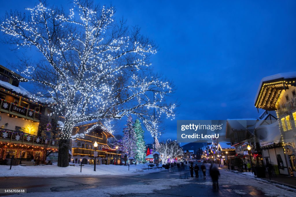 Ora blu nella città di Leavenworth in inverno, Washington, USA
