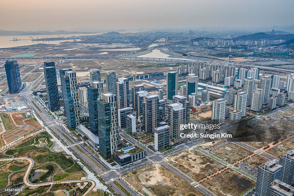 Cityscape viewed from rooftop of skyscraper