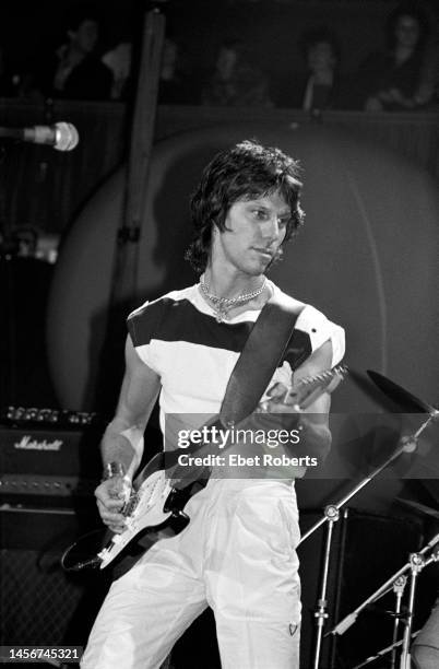 Jeff Beck performing at the Ronnie Lane ARMS Benefit Concert at Madison Square Garden, New York City, 9th December 1983.