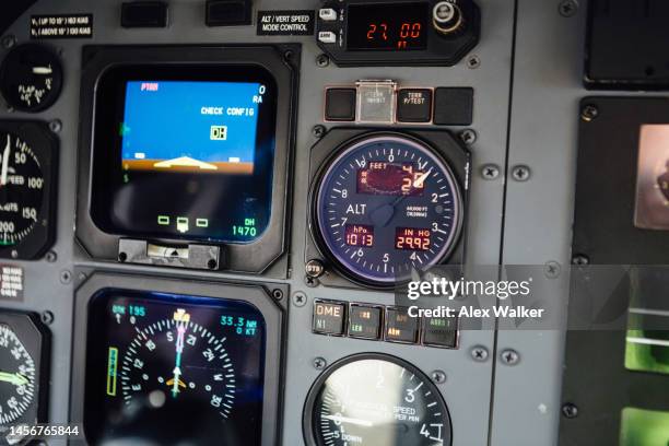 cockpit, flight deck of a business aircraft, pilatus pc12 - aeroplane dashboard stock pictures, royalty-free photos & images