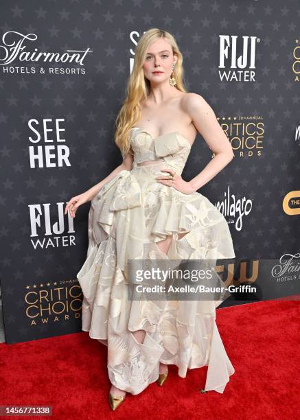 Elle Fanning Photos and Premium High Res Pictures - Getty Images
