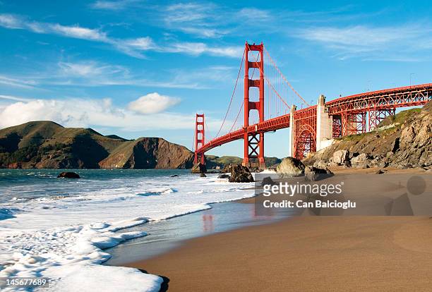 golden gate bridge, san francisco - san francisco californië stockfoto's en -beelden