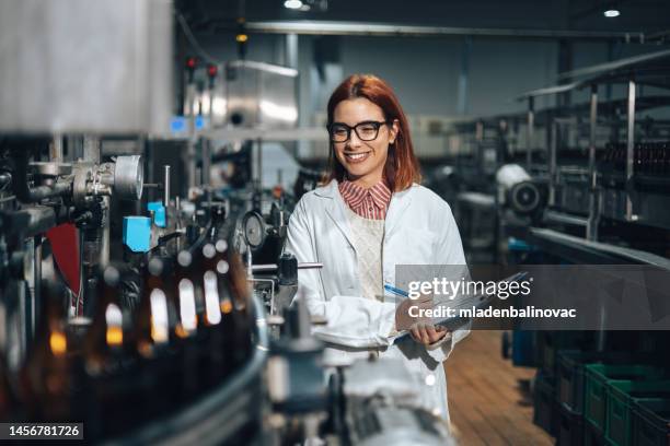 beer bottling factory - bottling plant stock pictures, royalty-free photos & images