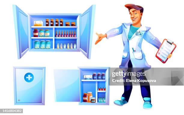medizin und gesundheitskonzept im cartoon-stil. eine reihe von medizinischen erste-hilfe-kästen mit einem jungen apotheker auf isoliertem weißen hintergrund. - eigenherstellung von arzneimitteln stock-grafiken, -clipart, -cartoons und -symbole