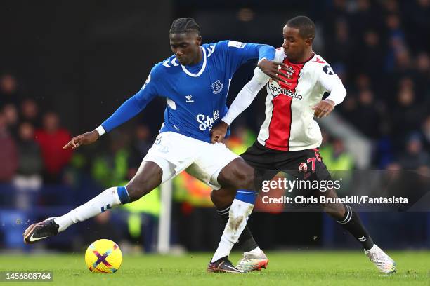 Amadou Onana of Everton in action with Ibrahima Dialloof Southampto during the Premier League match between Everton FC and Southampton FC at Goodison...