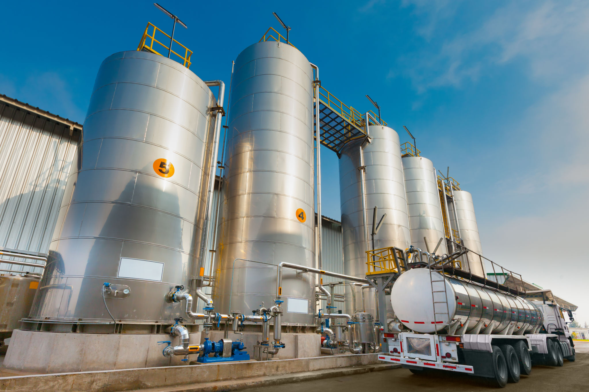 industrial gas tanks