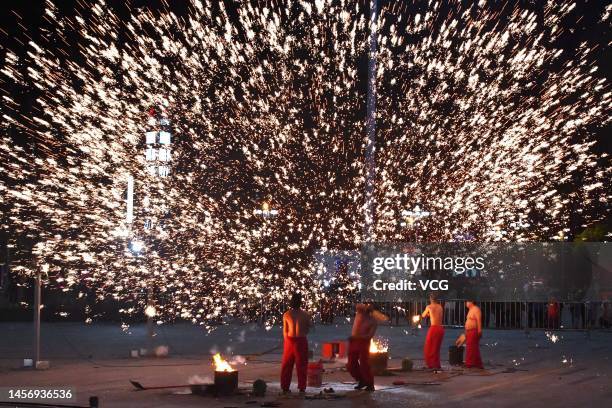 Molten Rabbit Jianhu County Photos and Premium High Res Pictures - Getty Images