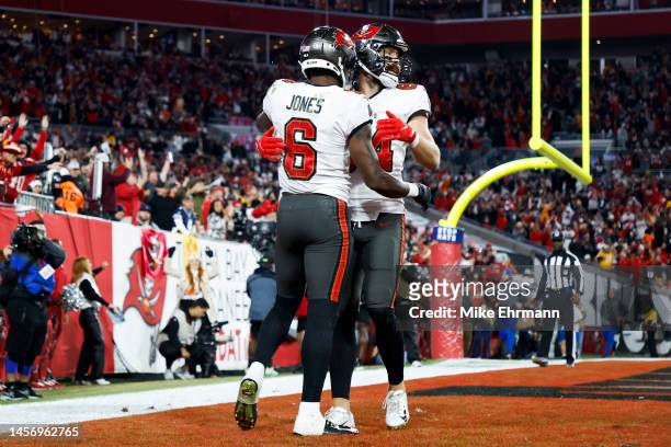 Julio Jones of the Tampa Bay Buccaneers celebrates with teammates after scoring a touchdown against the Dallas Cowboys during the third quarter in...