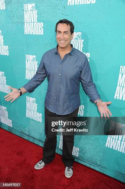 Rob Riggle Bee Rob Riggle Photos and Premium High Res Pictures - Getty Images