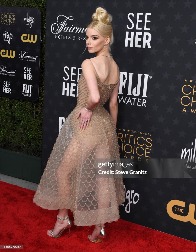 https://media.gettyimages.com/id/1456970957/photo/28th-annual-critics-choice-awards-arrivals.jpg?s=1024x1024&w=gi&k=20&c=lVhsdboUcdxdBcMBsr2MdcRmNRIcIHhA4RhYn8ICGgE=