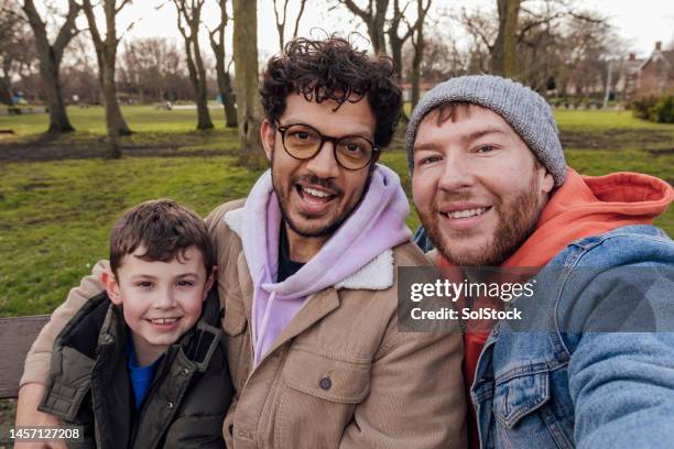 park selfie di famiglia - i-love-you-frase-inglese foto e immagini stock