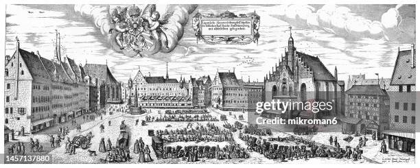 old engraved illustration of nuremberg, main square in the 16th century - second-largest city of the german state of bavaria - nürnbergpanorama stock-fotos und bilder