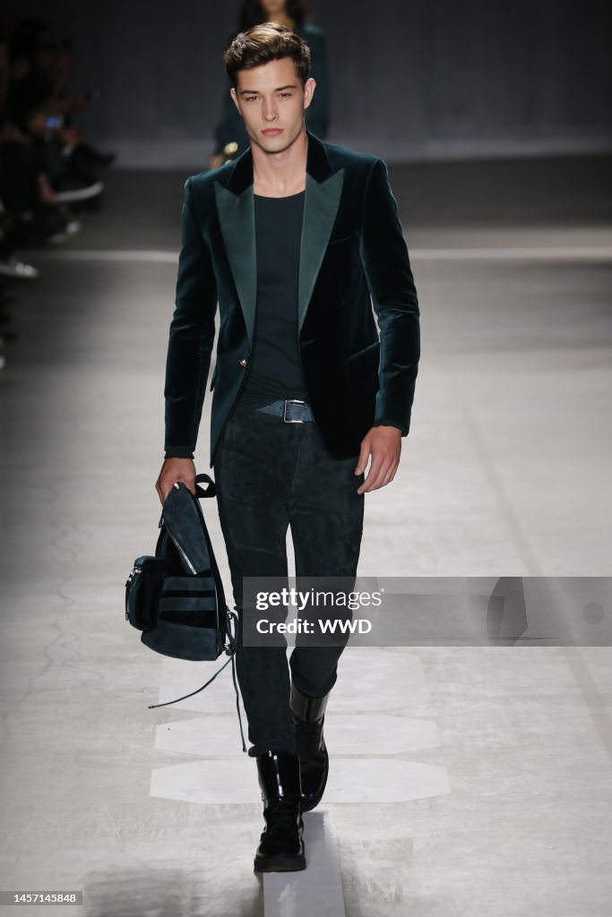Francisco Lachowski on the catwalk News Photo - Getty Images