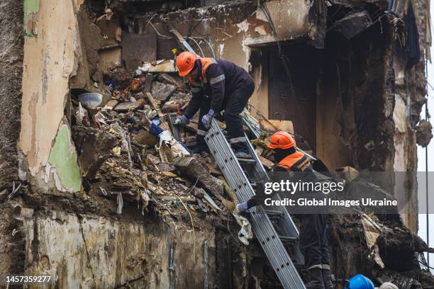 Ladder Hit 40 Ladder Photos and Premium High Res Pictures - Getty Images