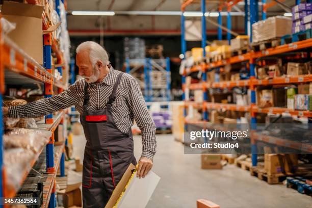 worried industry employee - wholesaler stock pictures, royalty-free photos & images