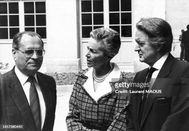 Le président de la république François Mitterrand à assisté à l'inauguration de l'institut Pierre Mendes France le 17 juin 1985 accompagné par...
