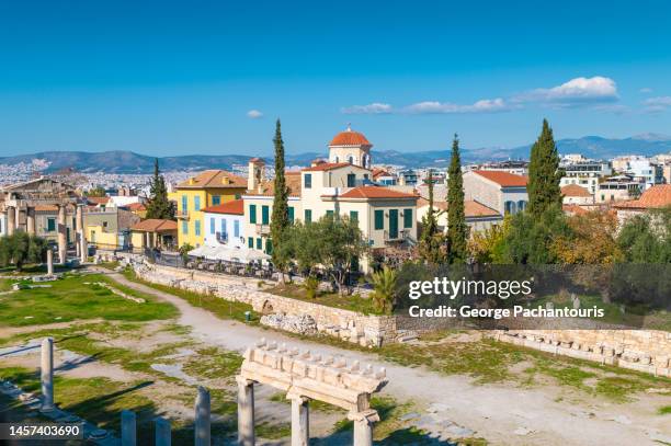 the roman forum archaeological site in athens, greece - colonnato imagens e fotografias de stock