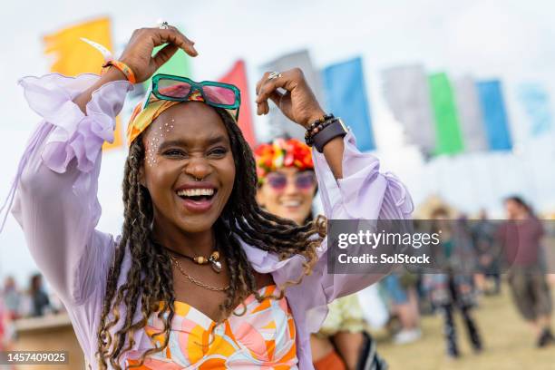 festival moment - summer woman stock pictures, royalty-free photos & images