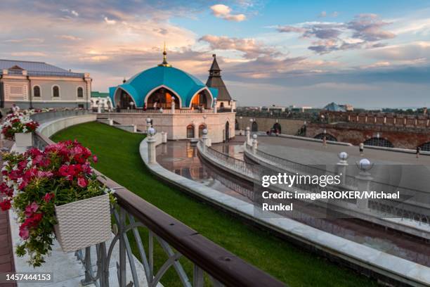 kul sharif mosque in the kremlin at sunset, unesco site, kazan, republic of tartastan, russia - kazan stock pictures, royalty-free photos & images