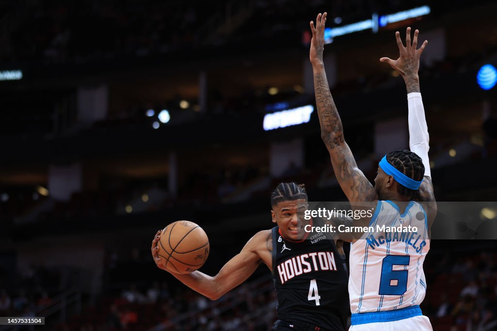 Hornets Rockets 2002 Jalen Green of the Houston Rockets shoots a basket over Jalen... News ...