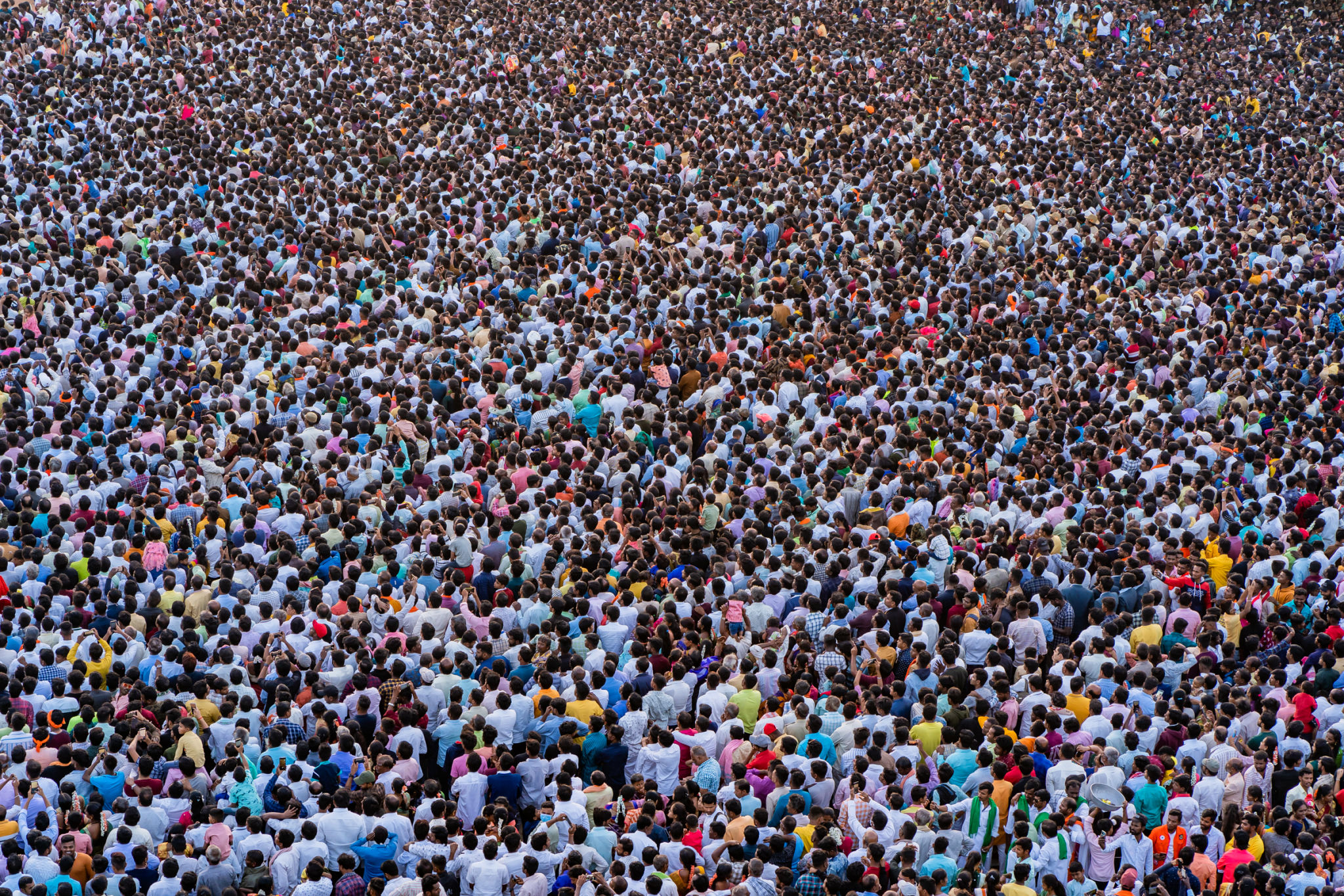 disney park crowd