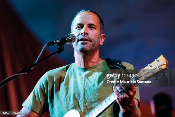 Jack Johnson performs on stage at Espaco Unimed on January 18, 2023 in Sao Paulo, Brazil.