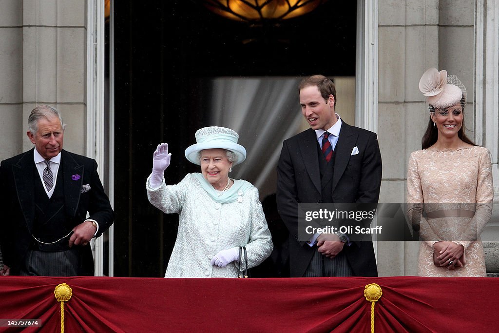 Diamond Jubilee - Carriage Procession And Balcony Appearance