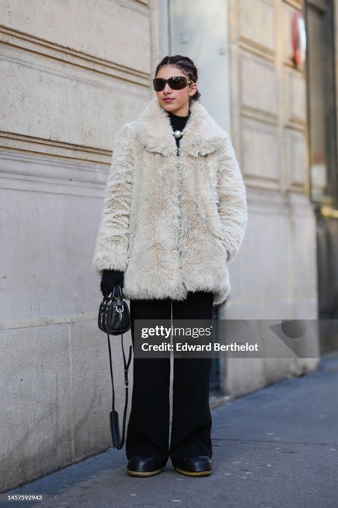Street Style - Paris Fashion Week - Menswear Fall-Winter 2023-2024 : Day Two