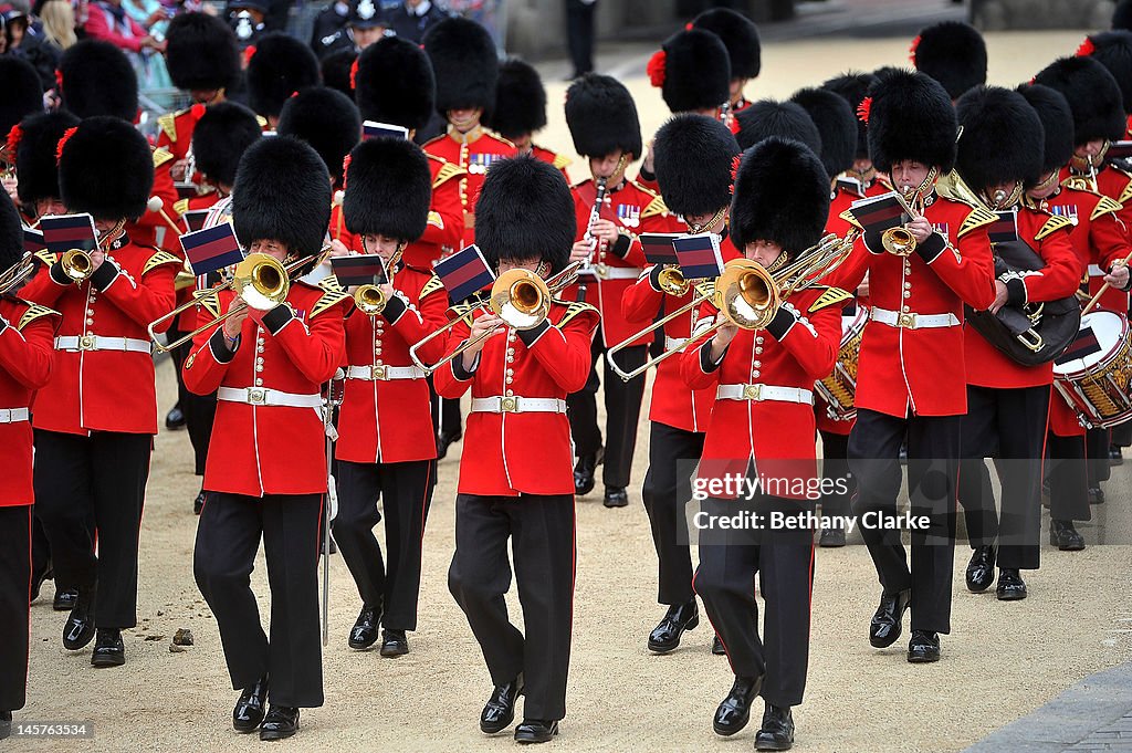 Diamond Jubilee - Carriage Procession And Balcony Appearance