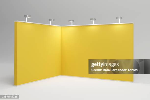 empty exhibition stand hall with white walls. trading room, presentation conference hall. 3d render - fotograferingstillfälle bildbanksfoton och bilder