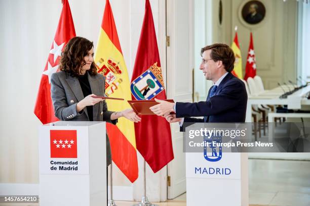 The President of the Community of Madrid, Isabel Diaz Ayuso, and the Mayor of Madrid, Jose Luis Martinez-Almeida, sign an agreement on the services...