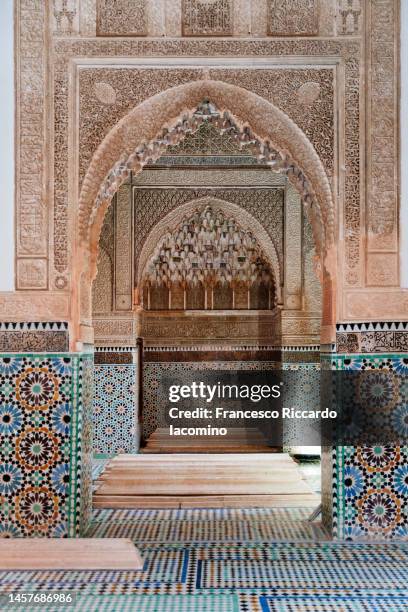 saadian tombs, mosaic in marrakech, morocco - marrakech stockfoto's en -beelden