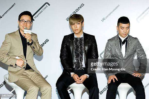 Entertainmet director, Choi Sung-Jun and South Korean boy band T.O.P,Seungri,Taeyang,Daesung and G-Dragon of Big Bang attend the Hyundai Card...