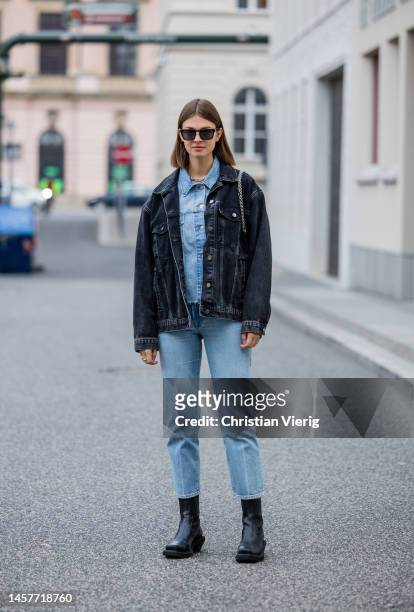 Denim Jacket Street Style Photos and Premium High Res Pictures - Getty ...