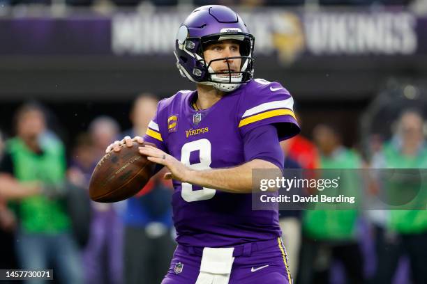 Kirk Cousins of the Minnesota Vikings throws a pass against the New York Giants during the second half in the NFC Wild Card playoff game at U.S. Bank...