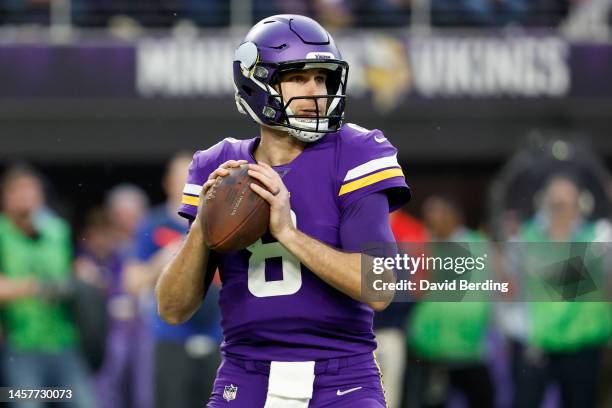 Kirk Cousins of the Minnesota Vikings throws a pass against the New York Giants during the second half in the NFC Wild Card playoff game at U.S. Bank...