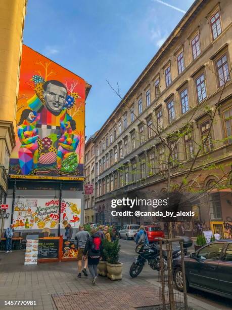 mural de ángel sanz-briz - mural fotografías e imágenes de stock