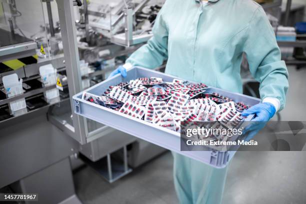 pharmaceutical shipping and logistics - pharma manufacturing stock pictures, royalty-free photos & images