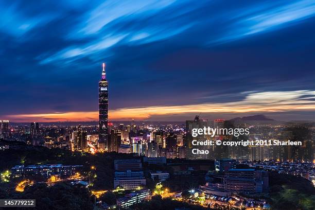 purple taipei 101 - taipei stockfoto's en -beelden